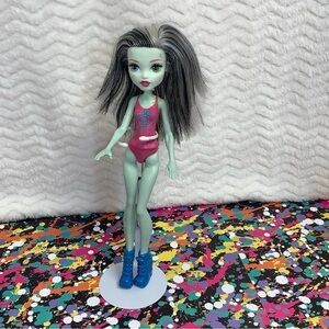 Monster High Frankie Stein Doll 2015 Ghoul Spirit Cheerleader Doll DNV66